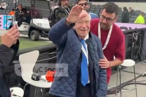 传奇致敬传奇！阿根廷百岁老记者离床前往现场，见证梅西告别赛！