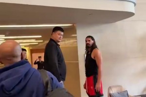 怎感觉大姚和他不太熟