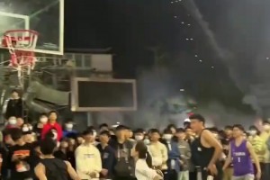 实力担当！拒绝花瓶摆拍！这个小姐姐是真的会打篮球的！